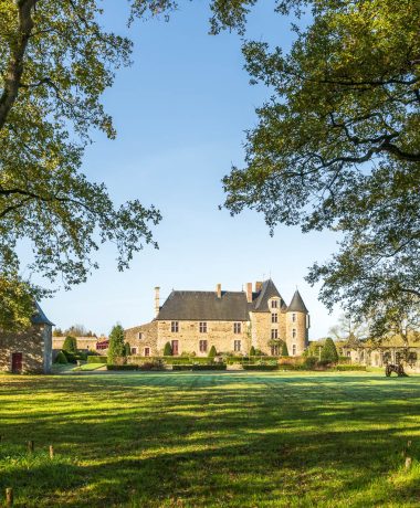 Discover Le Logis de la Chabotterie with your family in Vendée Bocage