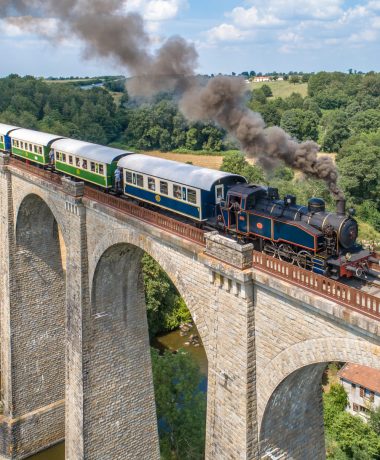 Le Chemin de Fer de la Vendée à Mortagne-sur-Sèvre, proche du Puy du Fou