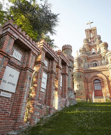 Descubra el Santuario de La Salette en La Rabatelière en Vendée Bocage.