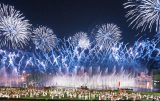 Fuegos artificiales en La Cinéscénie en Puy du Fou en Epesses en Vendée