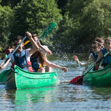 Faire du canoë en Vendée entre amis à Poupet