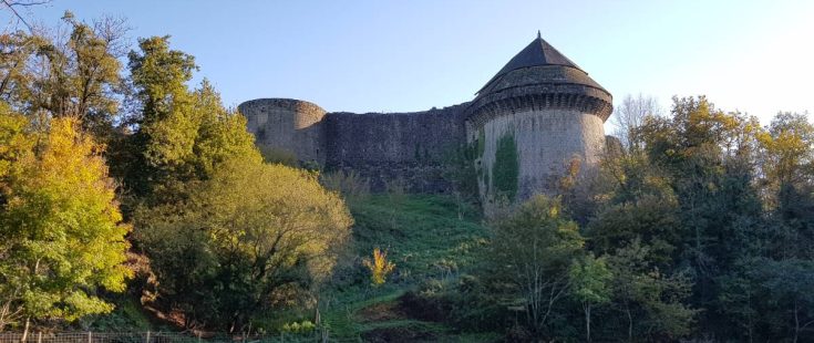El castillo de Tiffauges en Vendée Bocage, castillo de Gilles de Rais (Barba Azul)