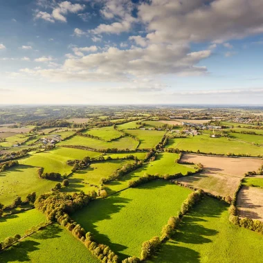 El bocage de Vendée: sus setos de bocage, sus caminos huecos y su paisaje montañoso en el norte de Vendée.