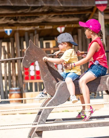 Les animations et jeux pour enfants à découvrir en famille au Château de Tiffauges en Vendée Bocage