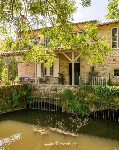 Casa rural rodeada de naturaleza para vacaciones familiares cerca de Puy du Fou en Vendée